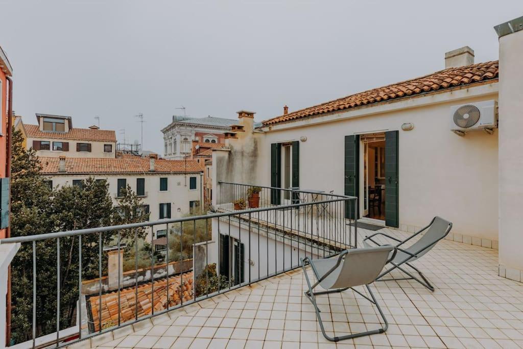 Elegant With Private Terrace In - Frari Church Apartment *